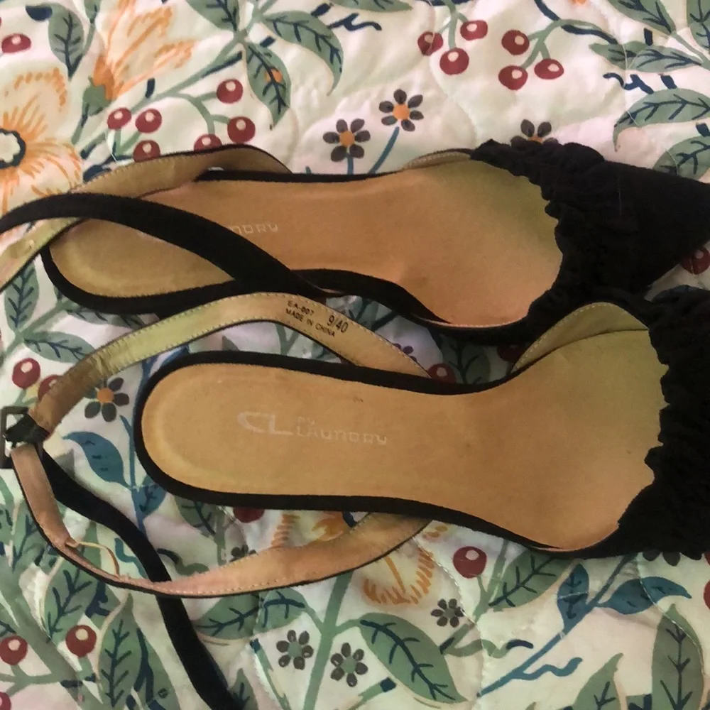 CL Black kitten heels - Picture 6 of 6